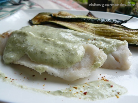 Filets de poisson , sauce à la Chartreuse verte et au poireau