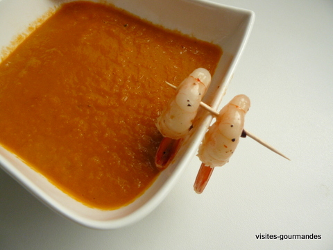Soupe de crevettes et tomates