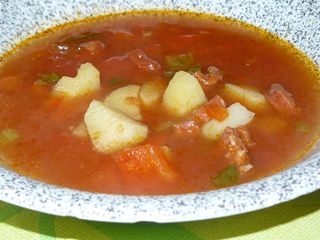 Soupe au chorizo,tomates et poivrons rouge