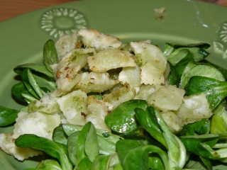 Ravioles grillées sur salade.